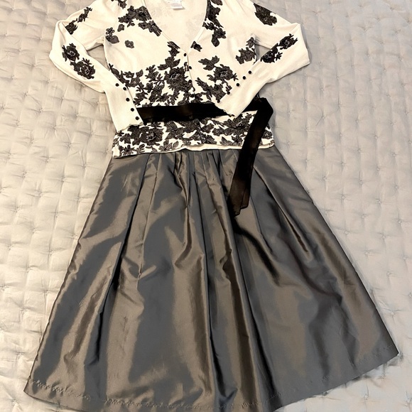 WORTHINGTON 2 piece sweater and skirt - Picture 1 of 6